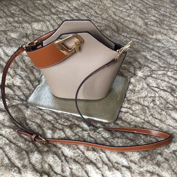 Elegant Tan and Brown Women's 2 way Bag - Picture 8 of 8